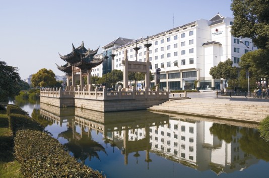 白天外景